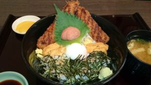 霧島で味わったジャンボアジフライとウニ明太子丼