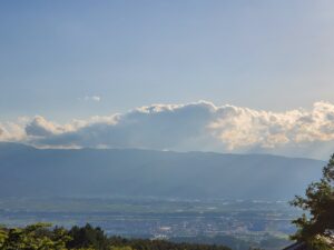 北アルプスの絶景を望む薬師平 茜宿からの眺め