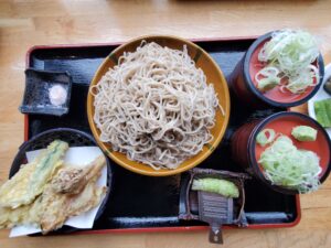 そばと山菜のセットメニュー