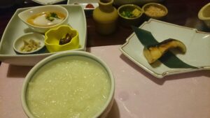 朝食の温泉がゆ