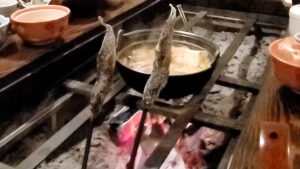 乗鞍高原の温泉宿で楽しむ囲炉裏料理